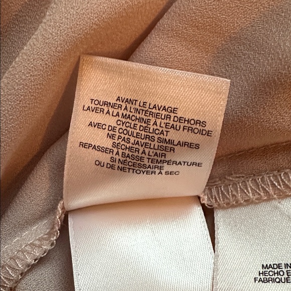 Elegant ANNE KLEIN Women's Blouse with Black Trim Size Medium. - Picture 14 of 16